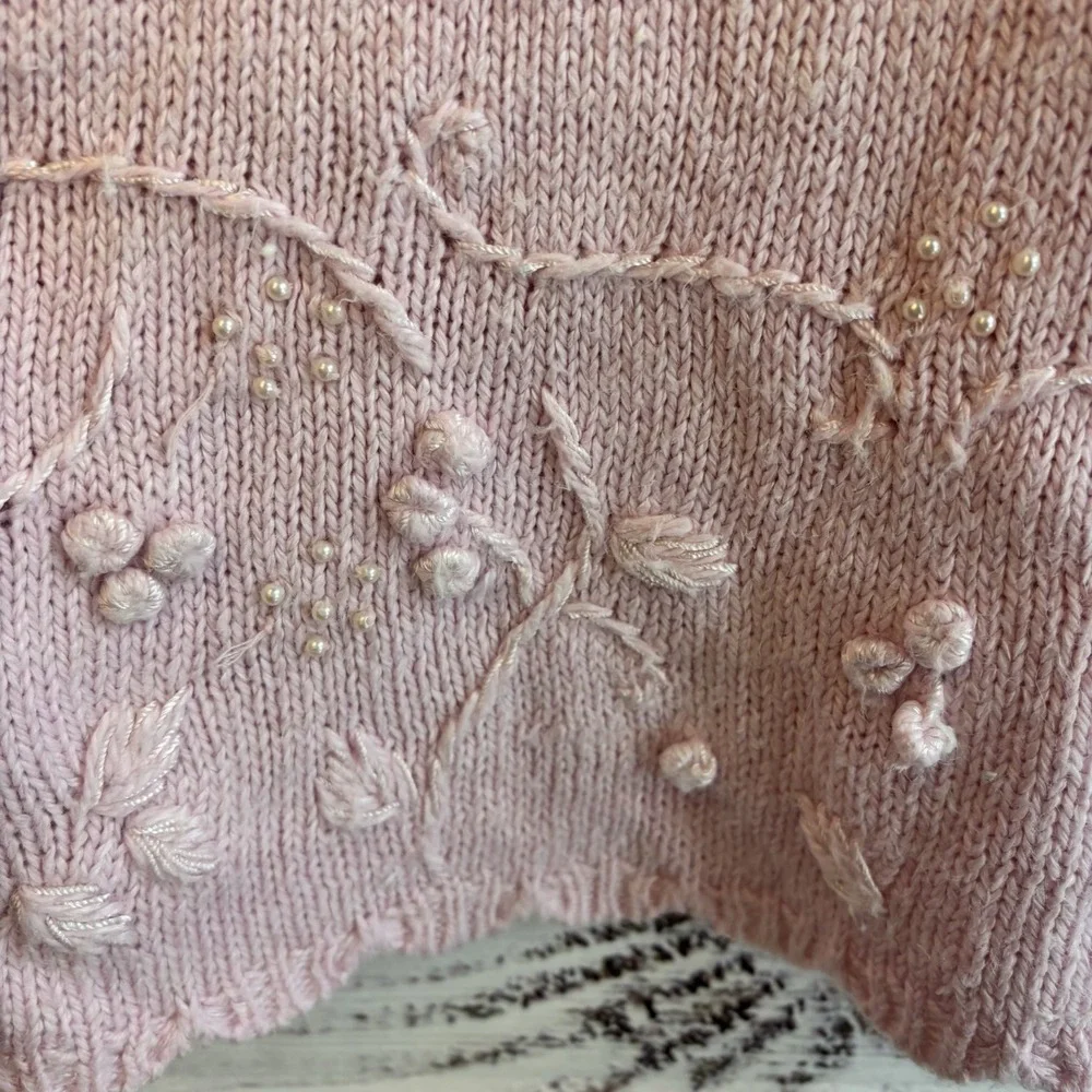 Vintage 80s 90s Sweater L Pink Cottagecore Embellished Pearls 3D Feminine Granny